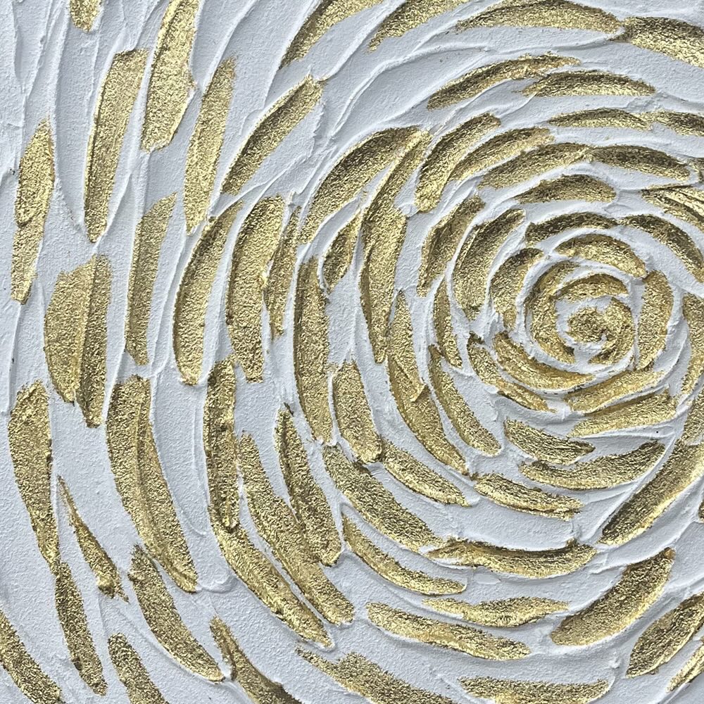 Close-up of the Golden Petal's gold textured design.